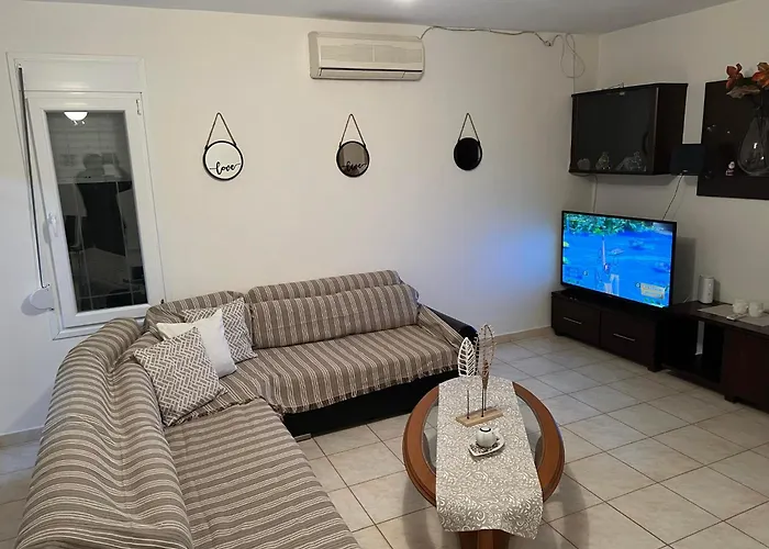Dina House